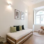 Gorgeous Refurbished Graca Lisbona