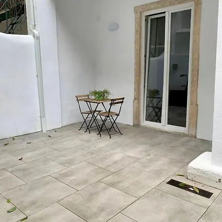 Gorgeous Refurbished Graca Apartment Lisbon